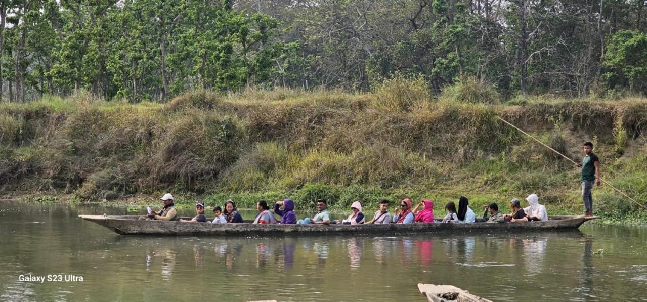 Sisai Park Village Chitwan Εξωτερικό φωτογραφία