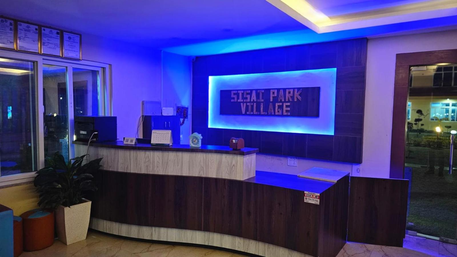 Sisai Park Village Chitwan Εξωτερικό φωτογραφία